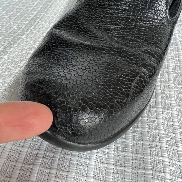 Dansko 40 Loafer Shoes Womens 9.5-10 Olivia Black Leather Slip On Wedge Embossed - Picture 10 of 13